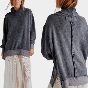 We the free Timmy turtleneck Women's Gray  Sweater size medium